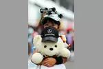 Foto zur News: Junger Fan von Nico Rosberg (Mercedes)