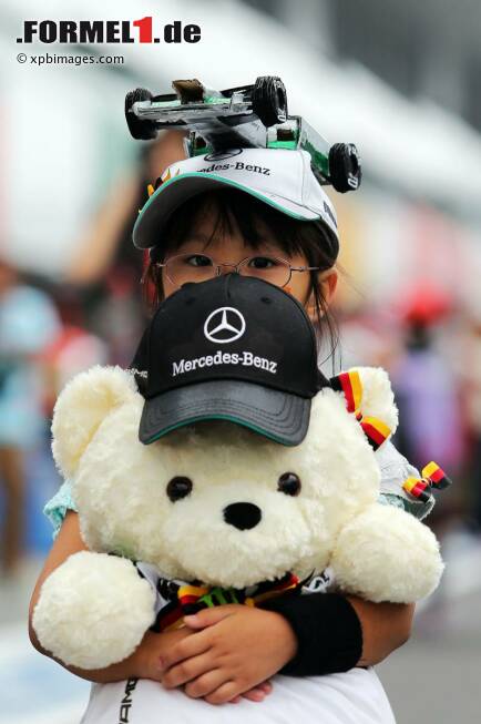 Foto zur News: Junger Fan von Nico Rosberg (Mercedes)
