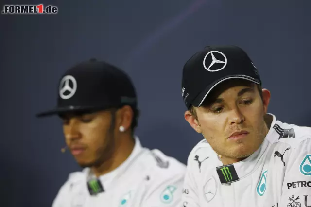 Foto zur News: Nico Rosberg und Lewis Hamilton (Mercedes AMG Petronas Formula One Team)