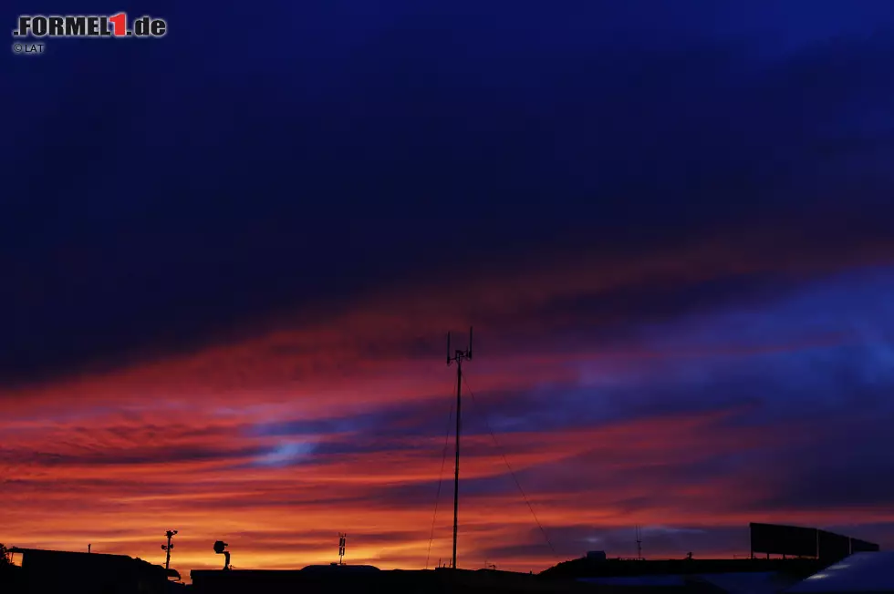 Foto zur News: Sonnenuntergang in Suzuka