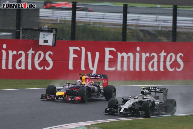 Foto zur News: Daniel Ricciardo hatte bei schwierigen Bedingungen auf der Strecke seinen Spaß