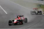 Foto zur News: Jules Bianchi (Marussia) und Adrian Sutil (Sauber)