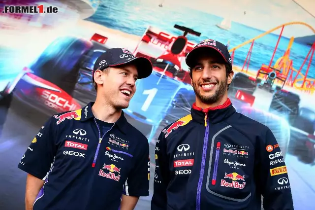 Sebastian Vettel und Daniel Ricciardo (Infiniti Red Bull Racing) Foto zur News: Sebastian Vettel und Daniel Ricciardo (Infiniti Red Bull Racing)