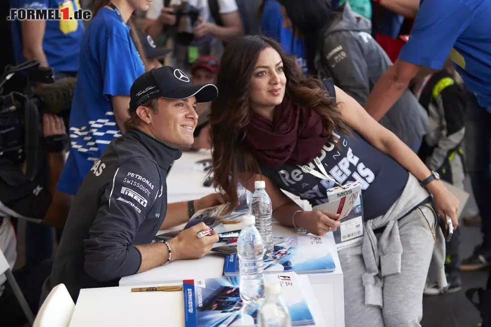 Foto zur News: Nico Rosberg (Mercedes AMG Petronas Formula One Team)