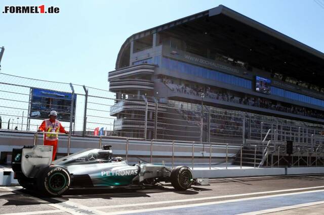 Foto zur News: Lewis Hamilton beendete den ersten Tag in Sotschi als Schnellster