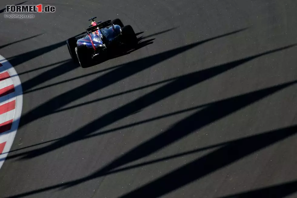 Foto zur News: Sebastian Vettel (Infiniti Red Bull Racing)