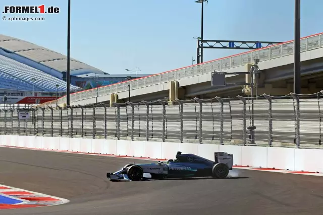 Lewis Hamilton (Mercedes AMG Petronas Formula One Team) Foto zur News: Lewis Hamilton (Mercedes AMG Petronas Formula One Team)