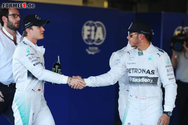 Foto zur News: Nico Rosberg oder Lewis Hamilton: Wer darf die Glückwünsche entgegennehmen?