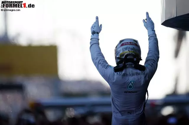 Lewis Hamilton (Mercedes AMG Petronas Formula One Team) Foto zur News: Lewis Hamilton (Mercedes AMG Petronas Formula One Team)