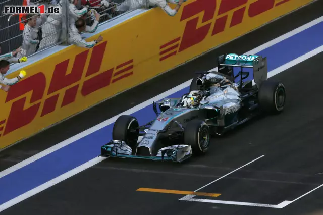 Lewis Hamilton (Mercedes AMG Petronas Formula One Team) Foto zur News: Lewis Hamilton (Mercedes AMG Petronas Formula One Team)