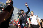 Foto zur News: Daniil Kwjat (Toro Rosso) und Kevin Magnussen (McLaren)