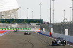 Foto zur News: Lewis Hamilton (Mercedes), Valtteri Bottas (Williams) und Jenson Button (McLaren)