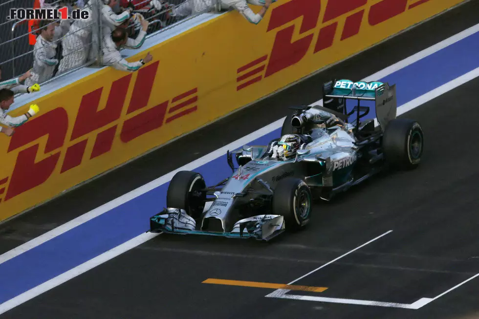 Foto zur News: Lewis Hamilton (Mercedes AMG Petronas Formula One Team)