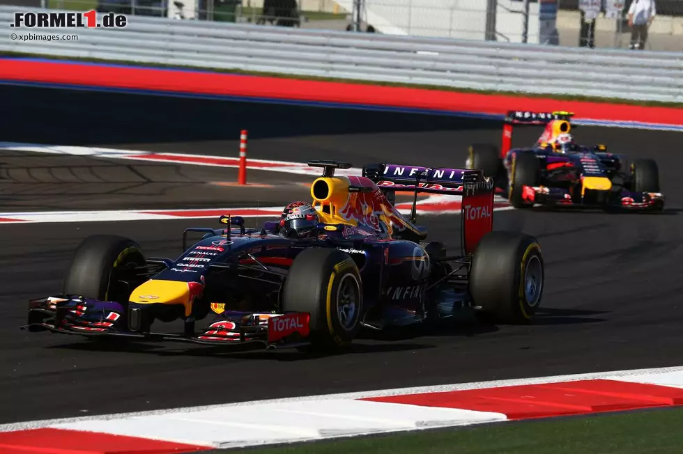 Foto zur News: Sebastian Vettel (Infiniti Red Bull Racing)