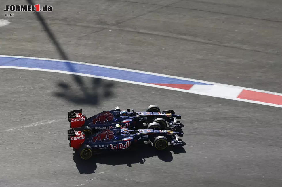 Foto zur News: Jean-Eric Vergne (Toro Rosso) und Daniil Kwjat (Toro Rosso)