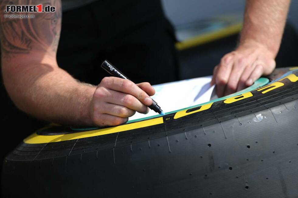 Foto zur News: Pirelli-Reifen bei Mercedes