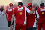 Foto zur News: Marco Mattiacci und Fernando Alonso (Ferrari)