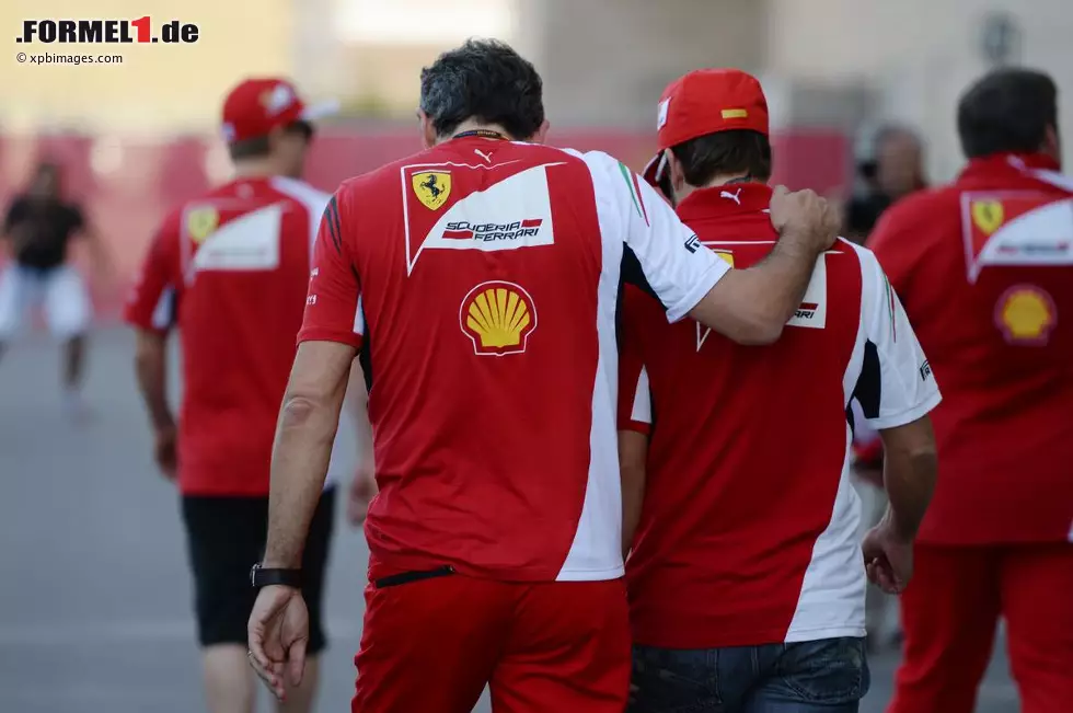 Foto zur News: Marco Mattiacci und Fernando Alonso (Ferrari)