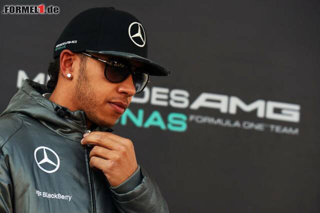 Foto zur News: Hamilton steht noch bis Ende 2015 beim Mercedes-Team unter Vertrag