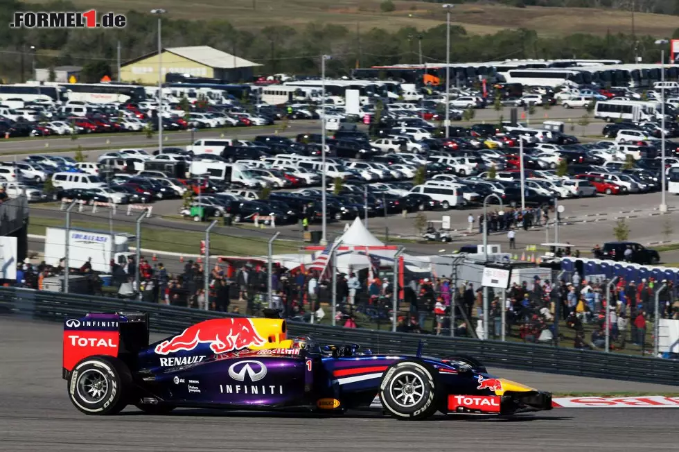 Foto zur News: Sebastian Vettel (Infiniti Red Bull Racing)