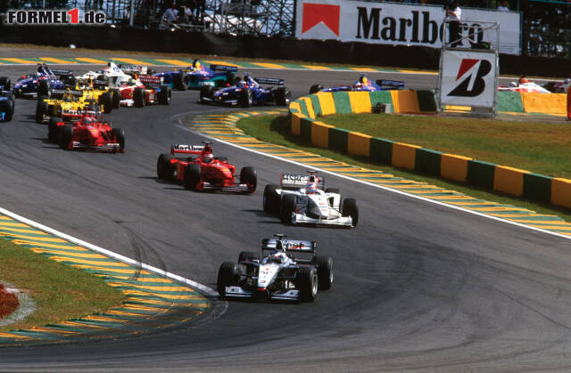 Foto zur News: Formel-1-Liveticker: #RACEFORTHEWORLD eskaliert