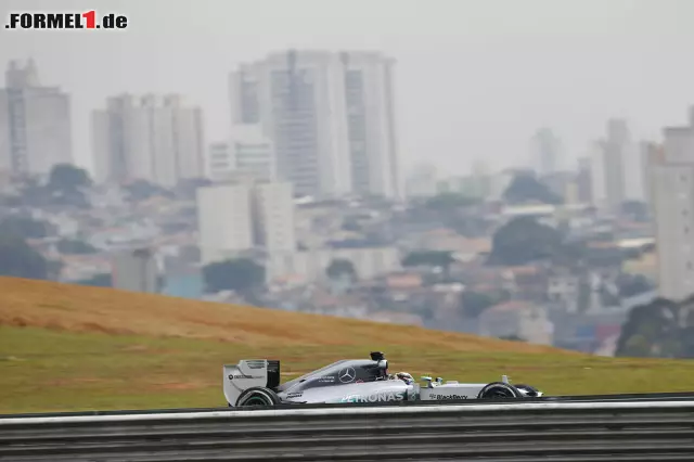 Lewis Hamilton (Mercedes AMG Petronas Formula One Team) Foto zur News: Lewis Hamilton (Mercedes AMG Petronas Formula One Team)