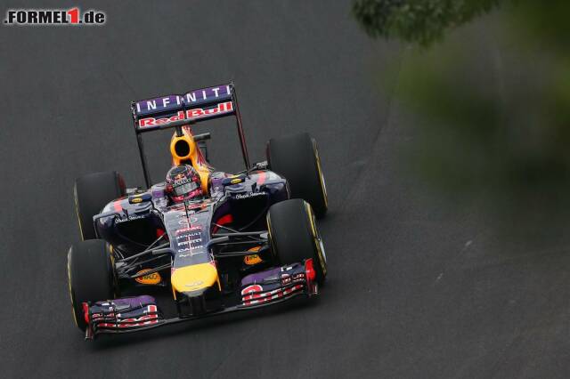 Foto zur News: Sebastian Vettel verkürzte im Qualifying-Duell mit Daniel Ricciardo auf 7:11