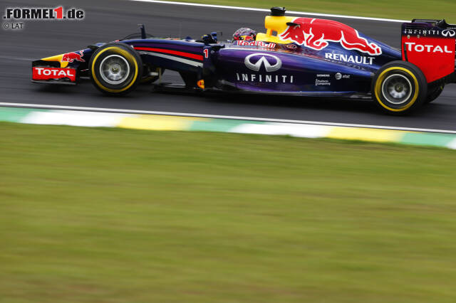Foto zur News: Sebastian Vettel (Infiniti Red Bull Racing)