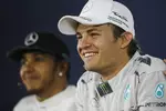 Foto zur News: Nico Rosberg (Mercedes) und Lewis Hamilton (Mercedes)