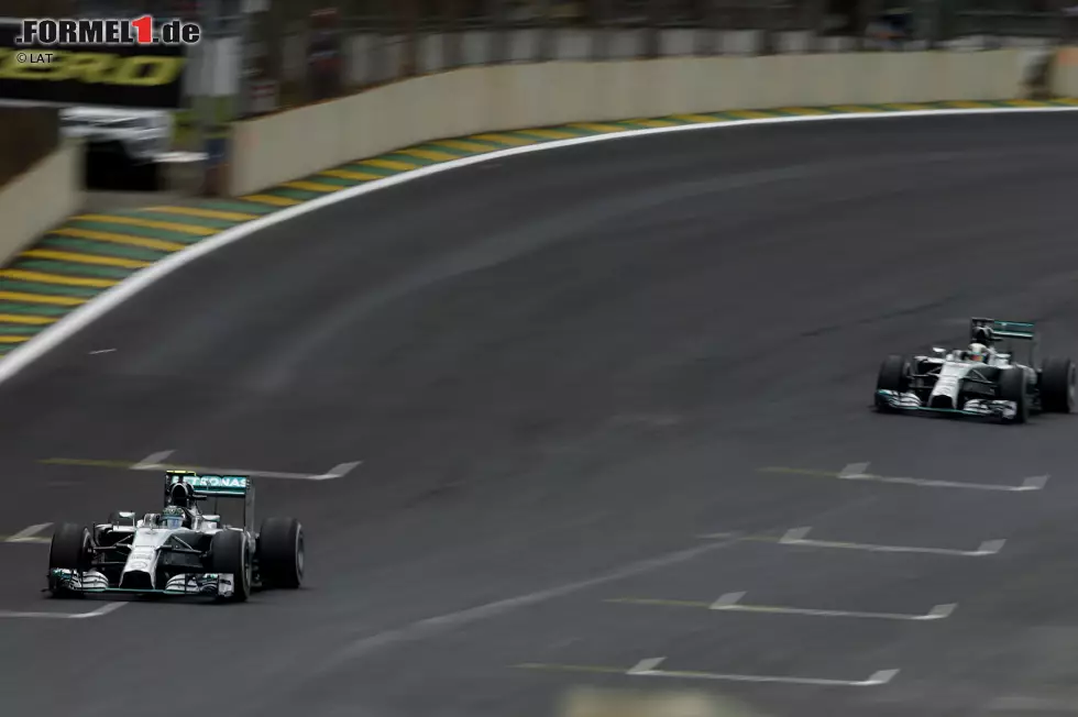 Foto zur News: Nico Rosberg (Mercedes) und Lewis Hamilton (Mercedes)