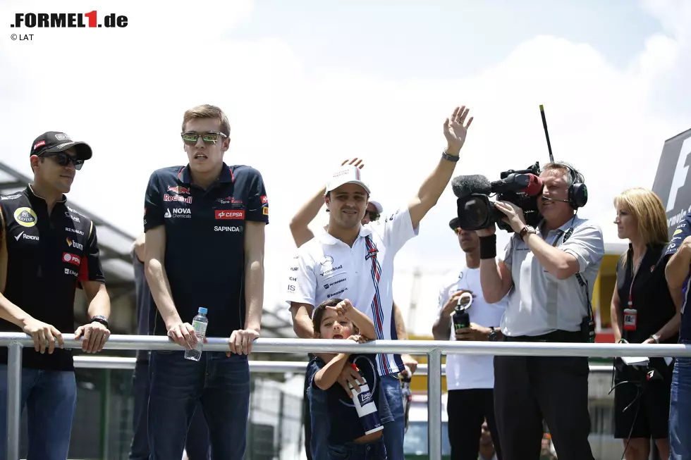 Pastor Maldonado (Lotus), Daniil Kwjat (Toro Rosso), Felipe Massa (Williams) und Lewis Hamilton (Mercedes) Foto zur News: Pastor Maldonado (Lotus), Daniil Kwjat (Toro Rosso), Felipe Massa (Williams) und Lewis Hamilton (Mercedes)