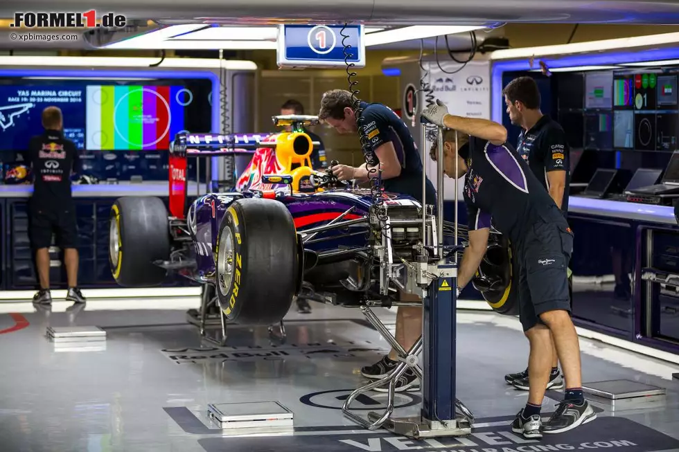 Foto zur News: Sebastian Vettel (Infiniti Red Bull Racing)