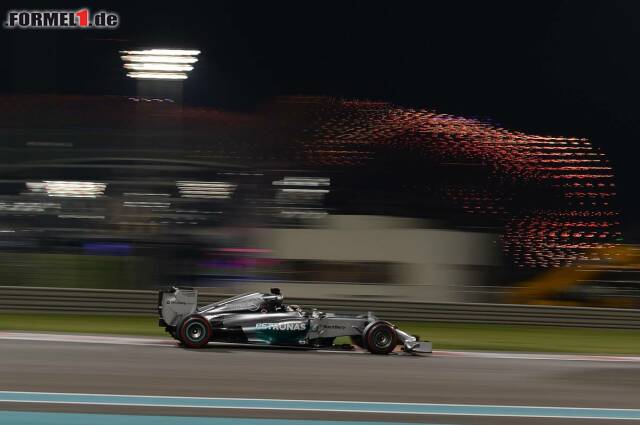 Foto zur News: Lewis Hamilton war bei Tag und Nacht am Freitag der Schnellste