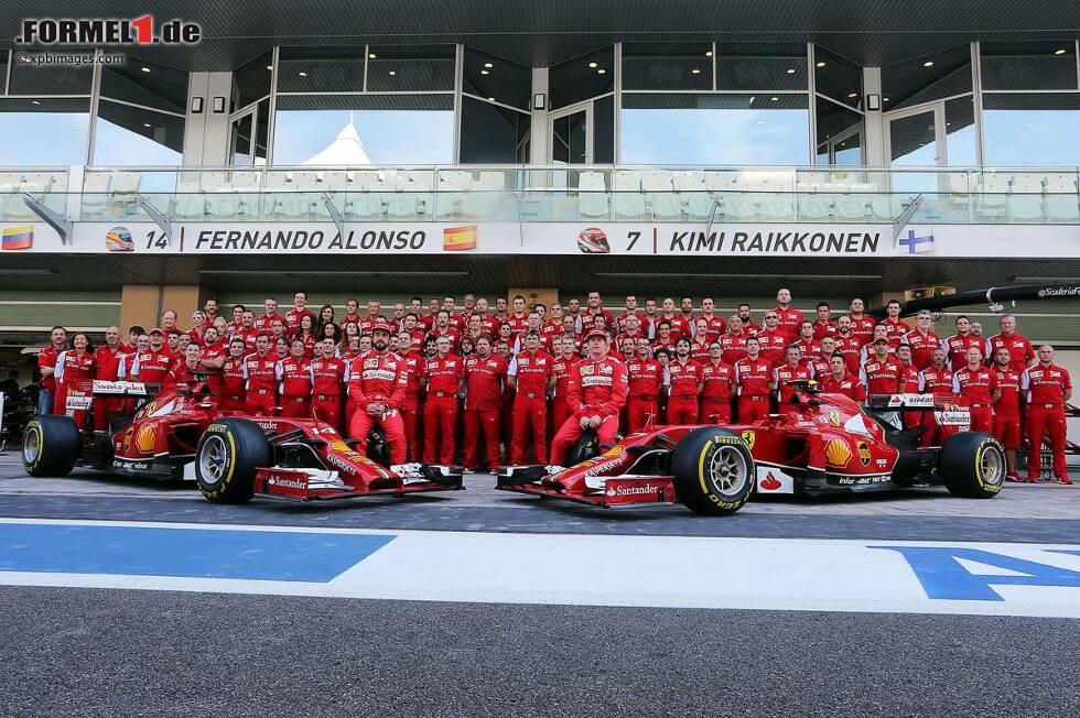Foto zur News: Fernando Alonso, Kimi Räikkönen und die Scuderia Ferrari