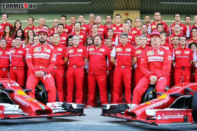 Foto zur News: Fernando Alonso und Kimi Räikkönen (Scuderia Ferrari)