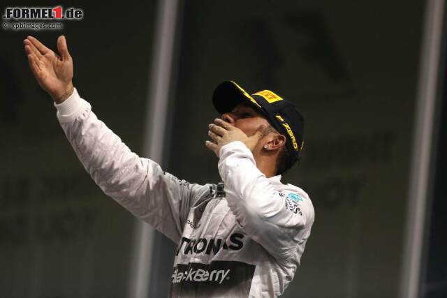 Foto zur News: Lewis Hamilton dankt in der Stunde seines Triumphs Team, Familie und Fans