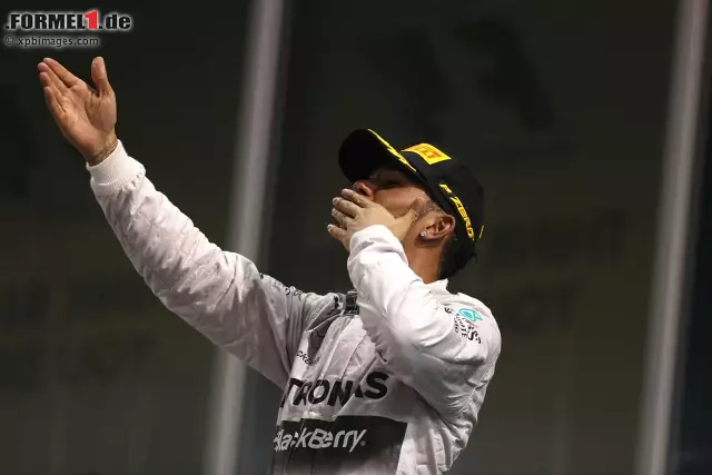 Foto zur News: Lewis Hamilton dankt in der Stunde seines Triumphs Team, Familie und Fans