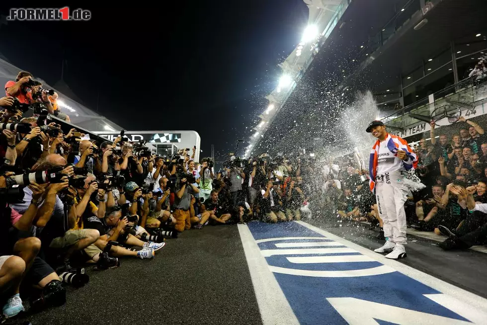 Foto zur News: Steht am Abend bei der großen Titelfeier im Mittelpunkt: Champion Lewis Hamilton