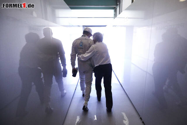 Foto zur News: Lewis Hamilton und Bernie Ecclestone