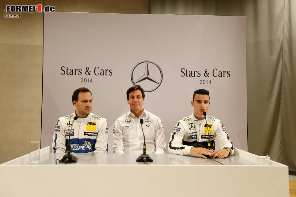 Foto zur News: Gary Paffett (HWA-Mercedes 2) und Pascal Wehrlein (HWA-Mercedes 3)