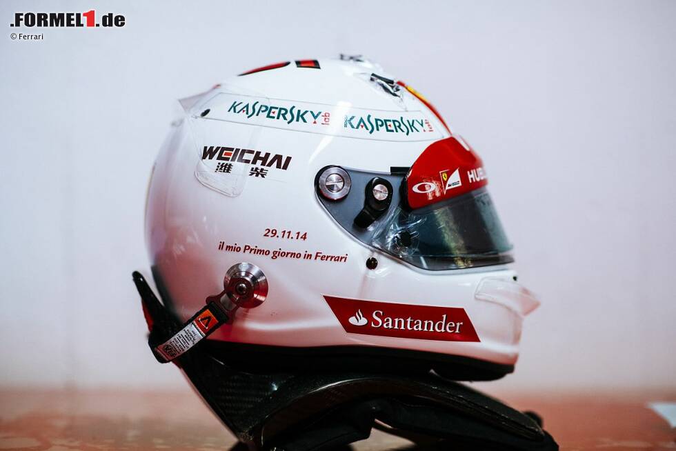 Foto zur News: Der weite Helm mit dem Datum des ersten Tests