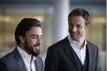 Foto zur News: Jenson Button und Fernando Alonso (McLaren)