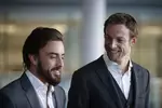 Foto zur News: Jenson Button und Fernando Alonso (McLaren)