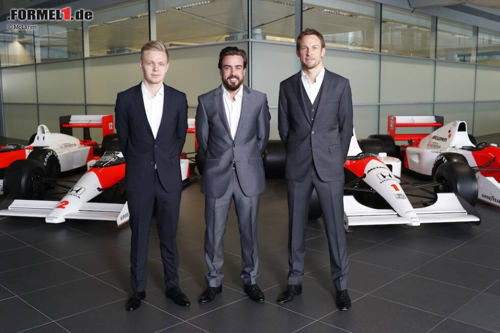 Foto zur News: Jenson Button, Fernando Alonso und  Kevin Magnussen (McLaren)