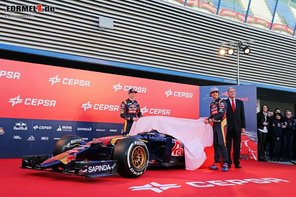 Foto zur News: Präsentation des Toro-Rosso-Renault STR10