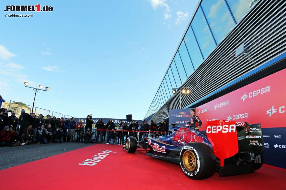 Foto zur News: Präsentation des Toro-Rosso-Renault STR10