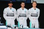 Foto zur News: Lewis Hamilton (Mercedes), Pascal Wehrlein (Mercedes DTM) und Nico Rosberg (Mercedes)