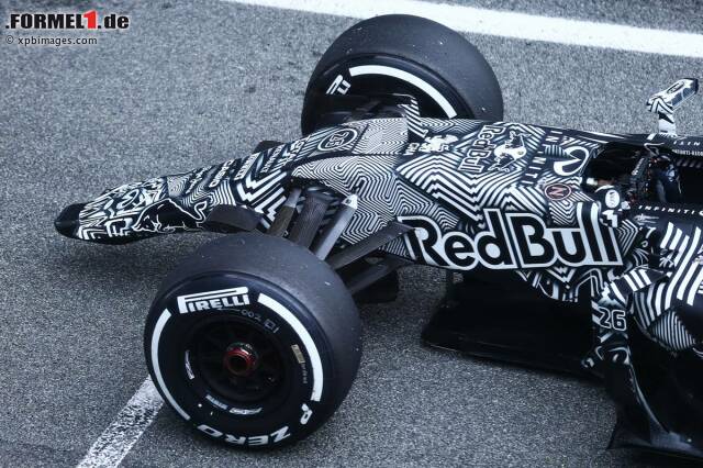 Foto zur News: Vettels Ex-Team Red Bull testet indes ohne Frontflügel. Kein Newey-Trick, sondern weil Daniil Kwjat seinen kaputt fährt - und so früh noch kein Ersatzteil verfügbar ist.