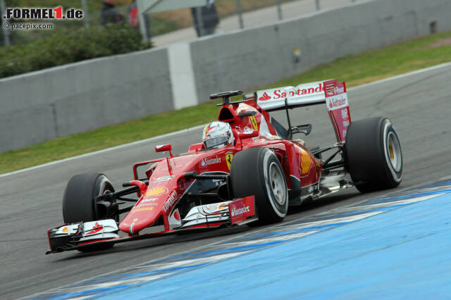Foto zur News: Zweiter Tag, zweite Bestzeit! Sebastian Vettel steigert sich mit dem Ferrari im Vergleich zum Sonntag um 1,636 Sekunden und hängt die Konkurrenz um fast eine Sekunde ab.