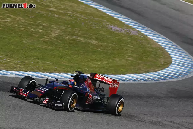 Foto zur News: Einen ordentlichen Tag zeigte auch Max Verstappen. Der Niederländer leistete sich zwar einen kleinen Ausritt, am Ende stand für den Toro-Rosso-Piloten nach 97 Runden Platz vier zu Buche.